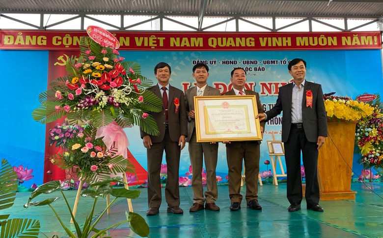 Xã Lộc Bảo đón nhận Bằng công nhận xã đạt chuẩn nông thôn mới
