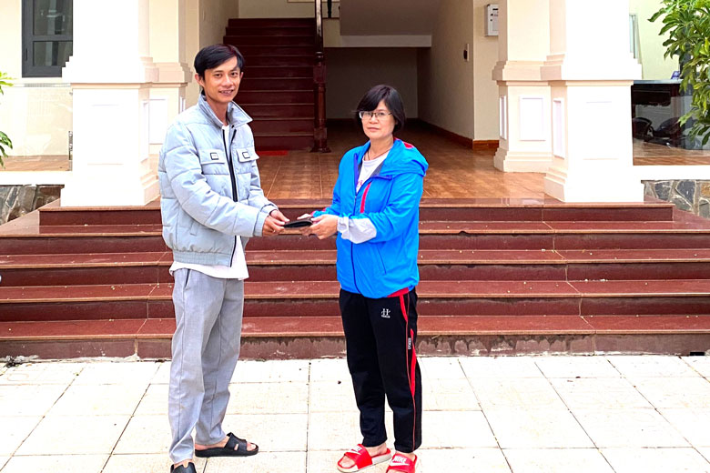 Bà Trần Thị Thu Thủy trao trả lại toàn bộ tài sản cho anh Lê Hoàng Duy