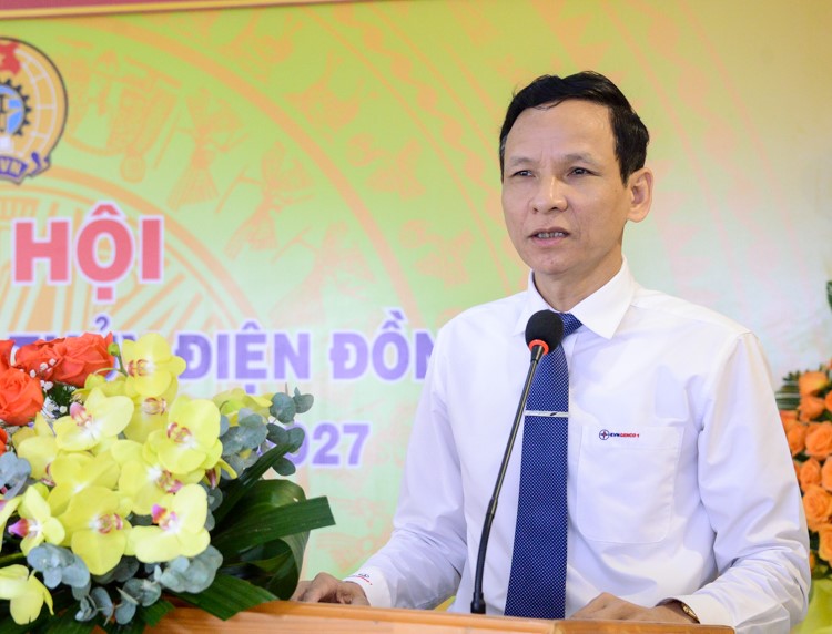 Ông Trần Doãn Thành – Chủ tịch Công đoàn Tổng Công ty Phát điện 1 đến làm việc tại Công ty Thủy điện Đồng Nai trong Tháng Công nhân