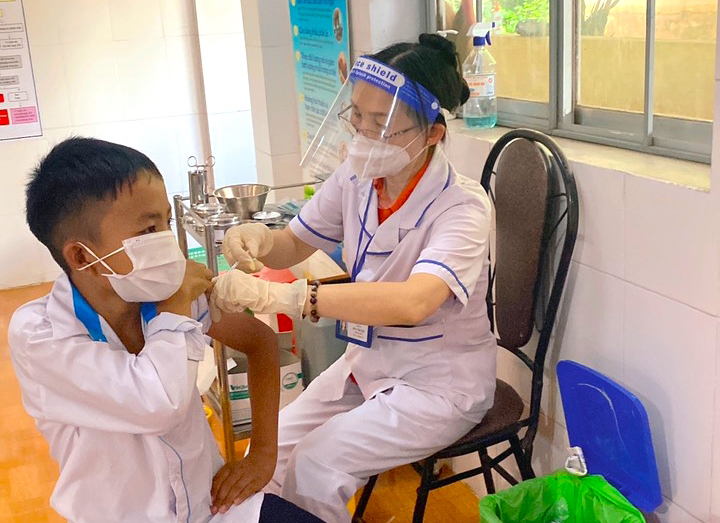 Ngành y tế Bảo Lộc triển khai tiêm vắc xin phòng Covid – 19 cho trẻ từ 5 đến dưới 12 tuổi