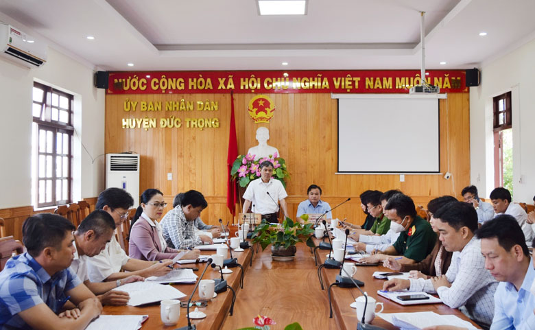 Đồng chí Nguyễn Văn Cường - Chủ tịch UBND huyện Đức Trọng, phát biểu chỉ đạo tại hội nghị