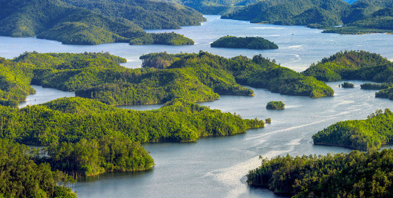  Hồ Tà Đùng - Đắk Nông, một góc nhìn. Ảnh: Thụy Trang 