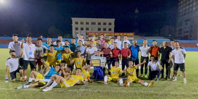 Kết thúc Giải Bóng đá hạng nhì quốc gia 2022: Bình Thuận và Hòa Bình lên hạng nhất, Kon Tum xuống hạng ba