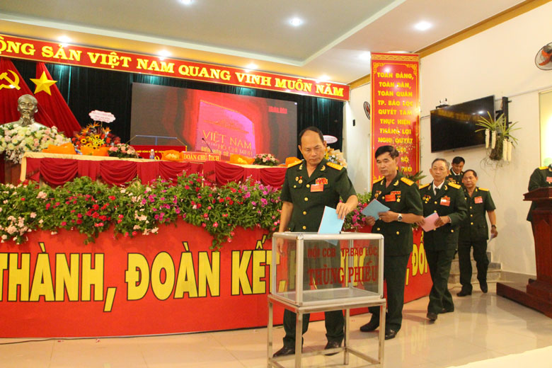 Đại hội bỏ phiếu bầu Ban Chấp hành Hội CCB thành phố Bảo Lộc khóa VI