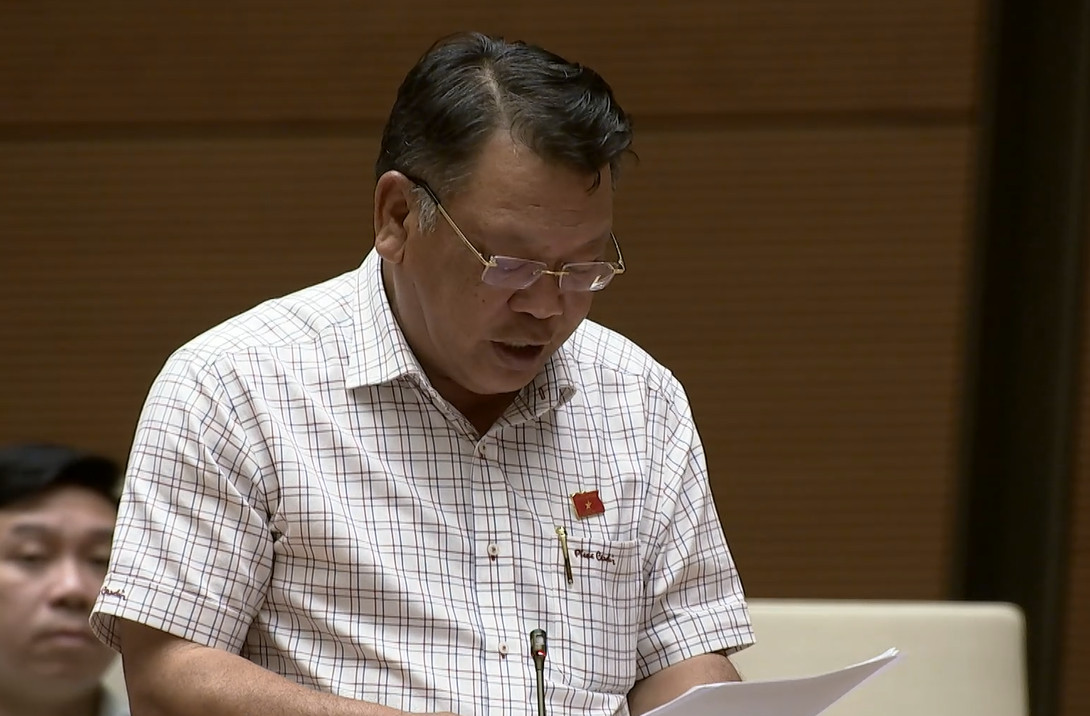 ĐBQH Nguyễn Tạo tham gia phát biểu thảo luận về thí điểm một số cơ chế chính sách đặc thù phát triển tỉnh Khánh Hòa.