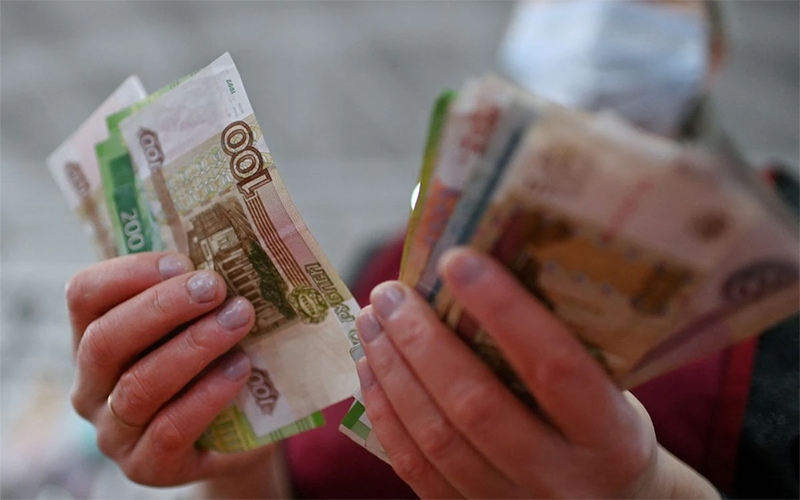 Đồng ruble tăng giá trước thời điểm Ngân hàng Trung ương Nga công bố chính sách lãi suất