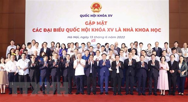Thủ tướng Phạm Minh Chính và Chủ tịch Quốc hội Vương Đình Huệ với các đại biểu