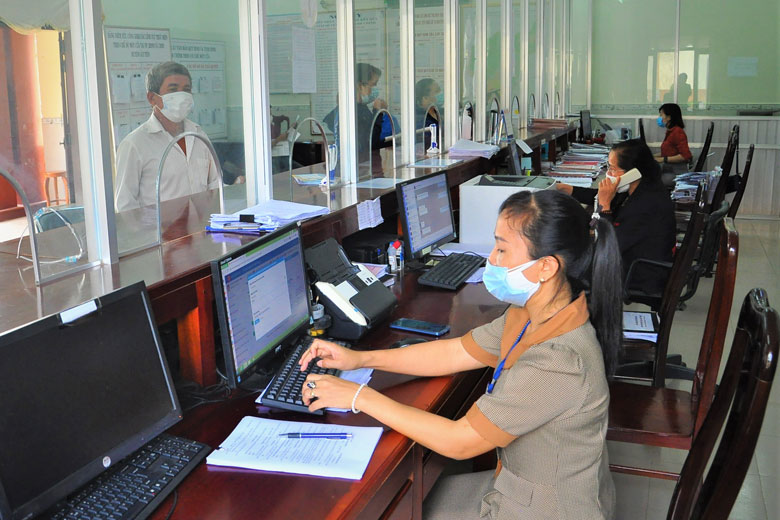 Tiếp nhận và trả kết quả hồ sơ tại Bộ phận một cửa UBND huyện Cát Tiên