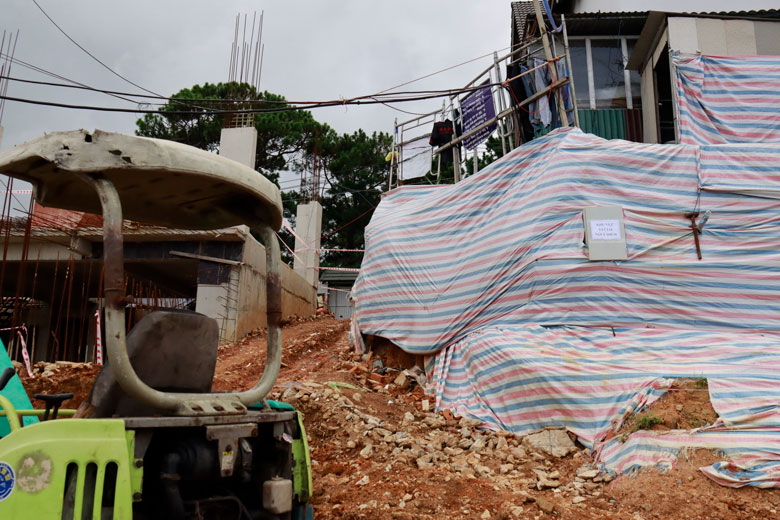 Đà Lạt: Đình chỉ thi công dự án gây sụt lún nhà dân
