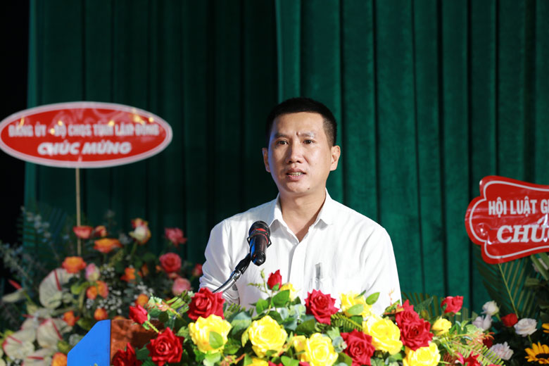 Nhà báo Hữu Sang – Báo Lâm Đồng trình bày tham luận