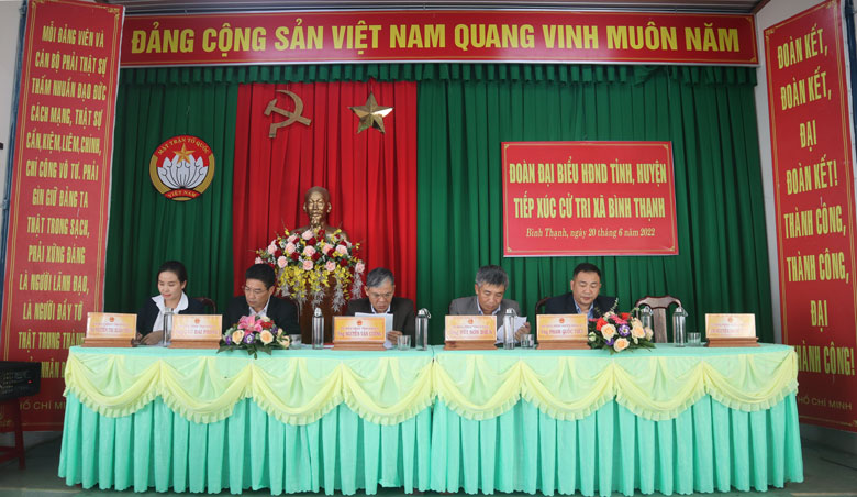 Đại biểu HĐND tỉnh, huyện tiếp xúc cử tri xã Bình Thạnh