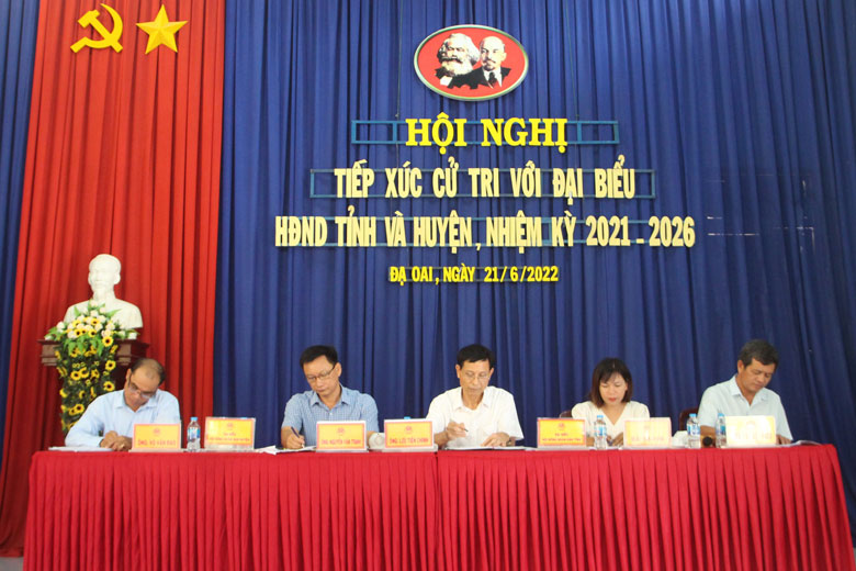 Đại biểu HĐND tỉnh, huyện tiếp xúc cử tri tại xã Đạ Oai