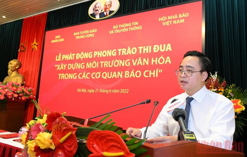 Đồng chí Phạm Mạnh Hùng, Phó Tổng Giám đốc Đài Tiếng nói Việt Nam phát biểu tại sự kiện