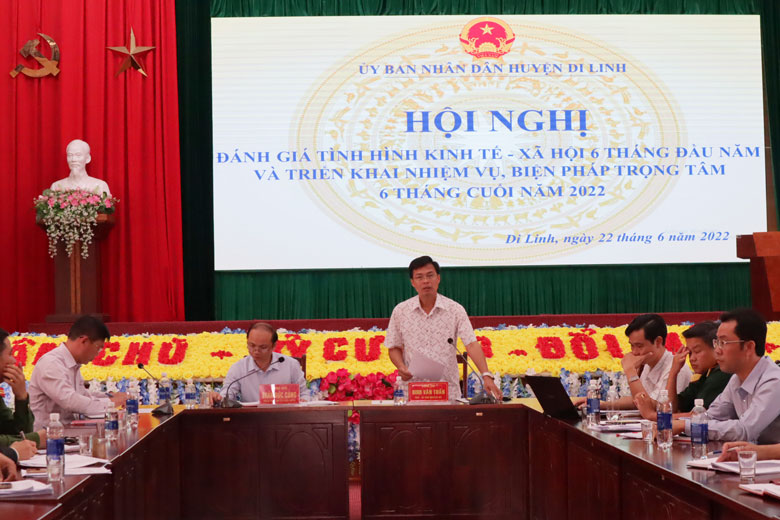 Đồng chí Đinh Văn Tuấn – Bí thư Huyện uỷ Di Linh phát biểu chỉ đạo tại hội nghị