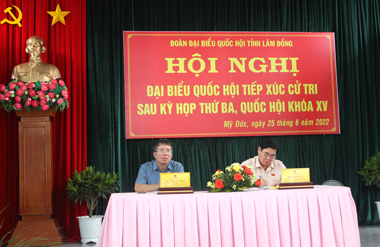 Đoàn ĐBQH tỉnh Lâm Đồng tiếp xúc cử tri tại huyện Đạ Tẻh