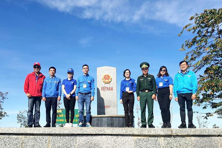 Thanh niên Di Linh tham gia hành trình biên giới, hải đảo do Tỉnh Đoàn Lâm Đồng tổ chức