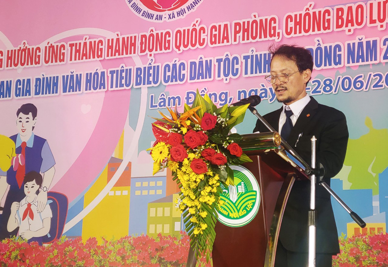 Ông Hoàng Mạnh Tiến – Giám đốc Trung tâm Văn hóa Nghệ thuật tỉnh tổng kết liên hoan