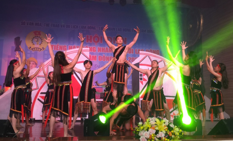 Lâm Đồng giành 4 huy chương tại Liên hoan Ca múa nhạc toàn quốc 2021 đợt 2