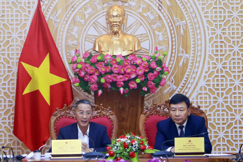 Chủ tịch UBND tỉnh Lâm Đồng Trần Văn Hiệp chủ trì hội nghị giao ban báo chí tháng 7
