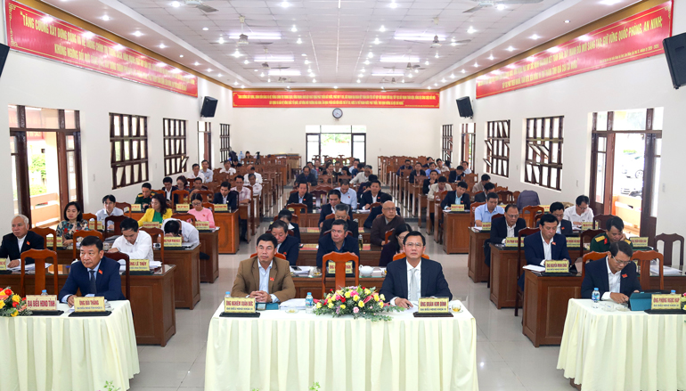 Các đại biểu tham dự Kỳ họp thứ 5 HĐND TP Bảo Lộc khóa VI