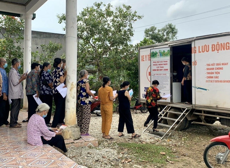 Trung tâm Kiểm soát bệnh tật Lâm Đồng tổ chức khám sàng lọc chủ động phát hiện bệnh lao, lao tiềm ẩn tại cộng đồng