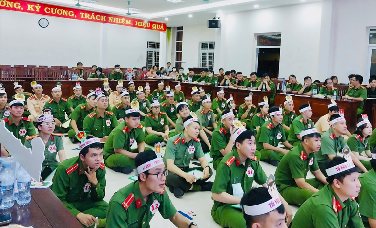 Hơn 50 cán bộ, chiến sĩ Công an TP Bảo Lộc thi rung chuông vàng