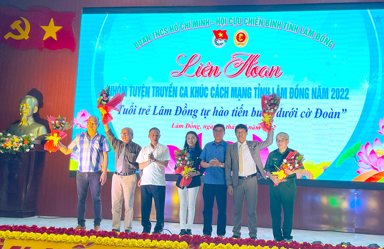 Cát Tiên giành giải nhất Liên hoan nhóm tuyên truyền ca khúc cách mạng cụm phía Nam
