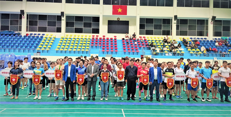 Gần 200 VĐV tranh tài tại Giải Cầu lông Đại hội TDTT tỉnh Lâm Đồng lần thứ IX
