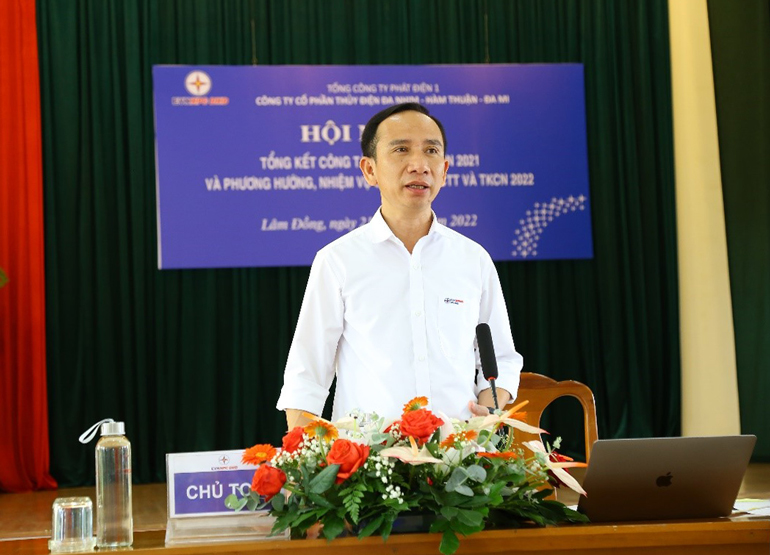 Ông Đỗ Minh Lộc - Phó Tổng giám đốc Công ty ĐHĐ chủ trì hội nghị