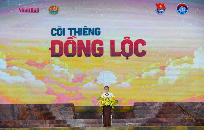Đồng chí Lê Quốc Minh, Ủy viên Trung ương Đảng, Tổng Biên tập Báo Nhân Dân, Phó Trưởng Ban Tuyên giáo Trung ương, Chủ tịch Hội Nhà báo Việt Nam phát biểu tại chương trình