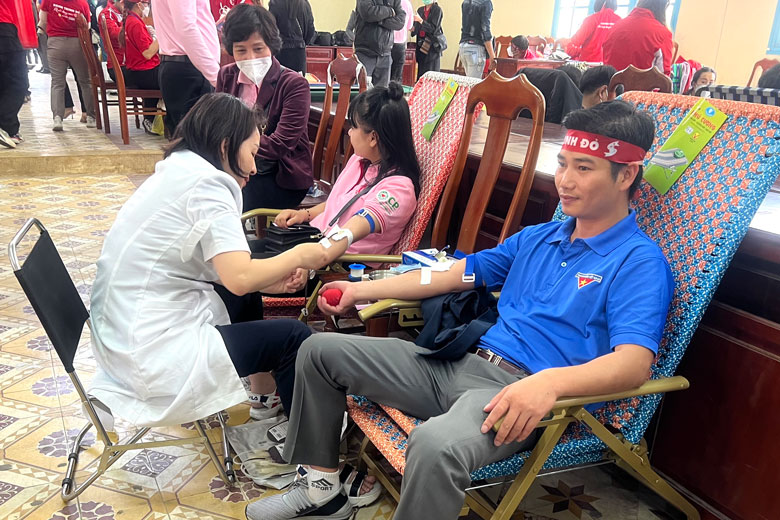 Đoàn Khối Các cơ tỉnh quan tham Ngày hội Hiến máu tình nguyện Giọt hồng Thành phố Hoa năm 2022