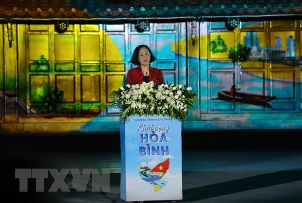 Ủy viên Bộ Chính trị, Bí thư Trung ương Đảng, Trưởng Ban tổ chức Trung ương Trương Thị Mai phát biểu khai mạc chương trình
