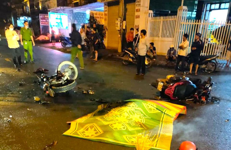 Bảo Lộc: Hai xe máy đối đầu, 2 người tử vong