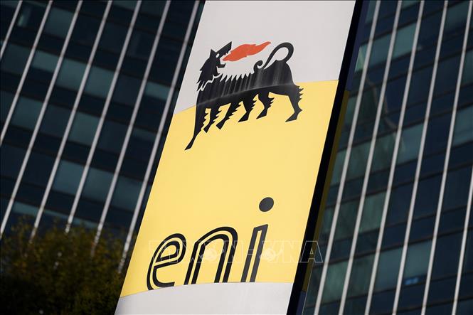 Biểu tượng tập đoàn dầu khí Eni của Italy tại San Donato, gần thành phố Milan