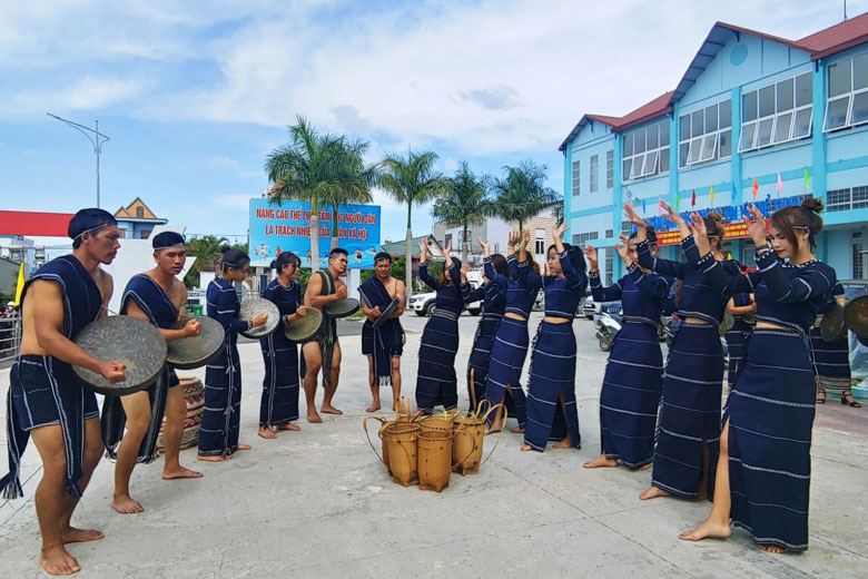Hoạt động của các đội, nhóm cồng chiêng góp phần quảng bá nét đẹp văn hóa truyền thống của đồng bào các dân tộc bản địa Lâm Đồng đến bạn bè trong nước và quốc tế
