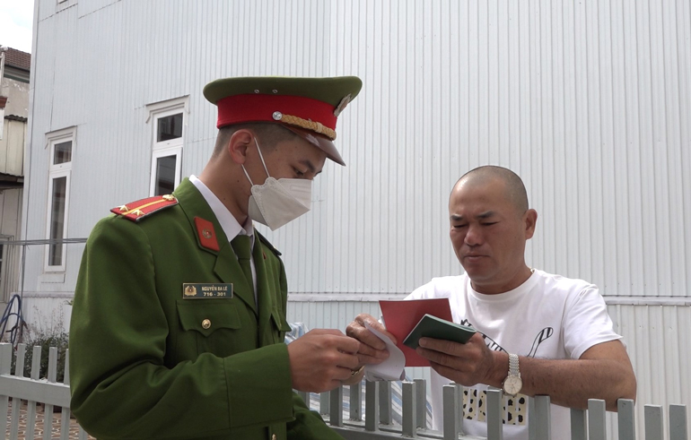 Công an Lâm Đồng quyết liệt thực hiện cao điểm 30 ngày đêm cấp CCCD