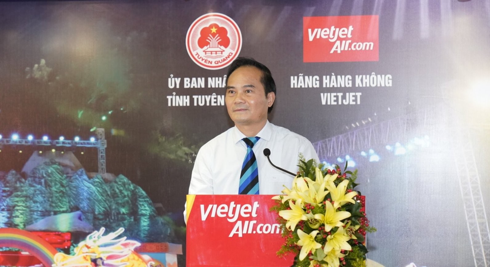 Ông Hoàng Việt Phương - Phó Chủ tịch tỉnh Tuyên Quang phát biểu tại buổi hội nghị