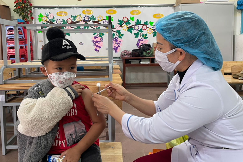 Mục tiêu hoàn thành tiêm vắc xin cho trẻ em từ 5 đến dưới 12 tuổi trong tháng 8/2022