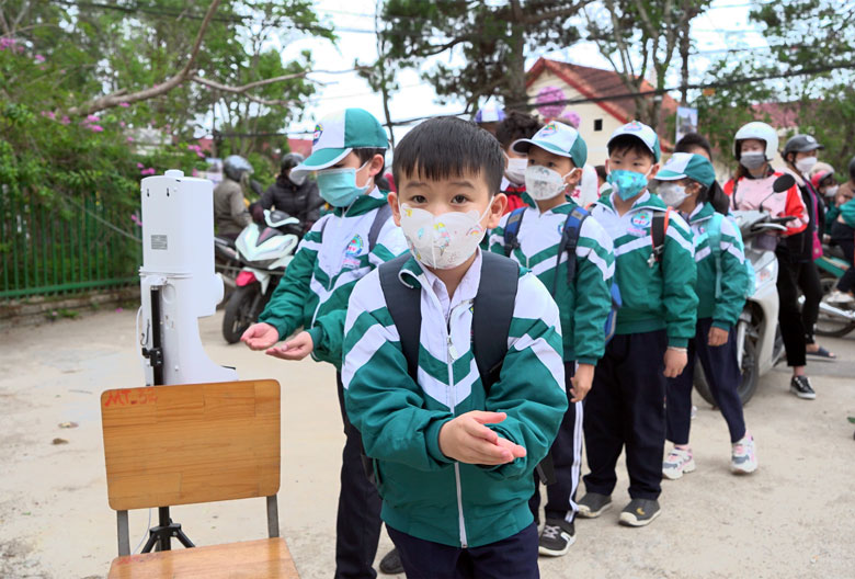 Năm học 2021-2022 Lâm Đồng cũng như các địa phương vừa tổ chức dạy và học vừa đảm bảo an toàn phòng, chống dịch Covid-19 