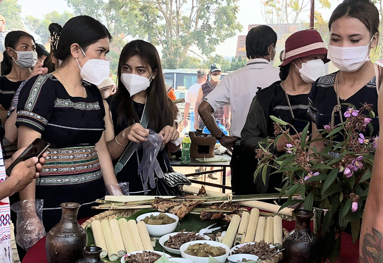 Giới thiệu đề cử 12 món ăn tiêu biểu vào danh sách 100 món ẩm thực đặc sắc Việt Nam