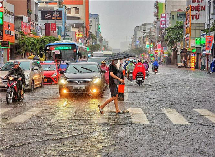 Thừa Thiên Huế đến Bình Thuận, Tây Nguyên và Nam Bộ có mưa dông