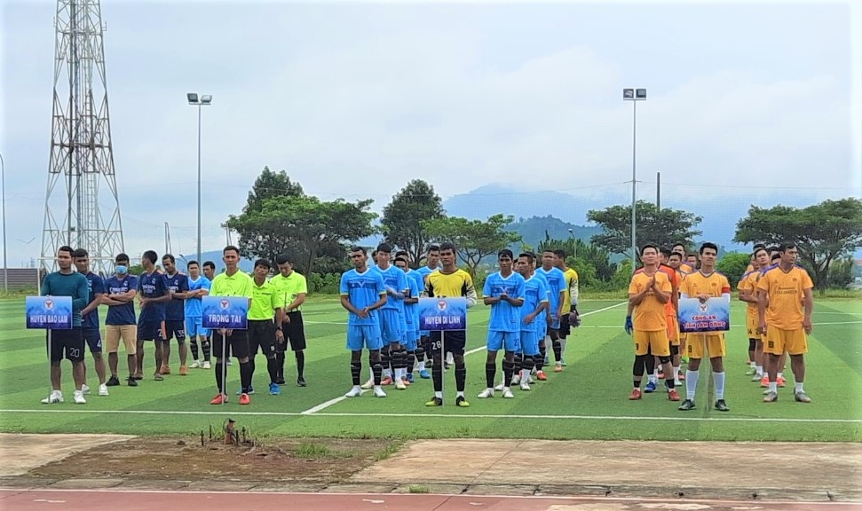 Thi đấu vòng bảng cụm 3 và cụm 4 Giải Bóng đá 11 người Đại hội TDTT tỉnh Lâm Đồng lần thứ IX