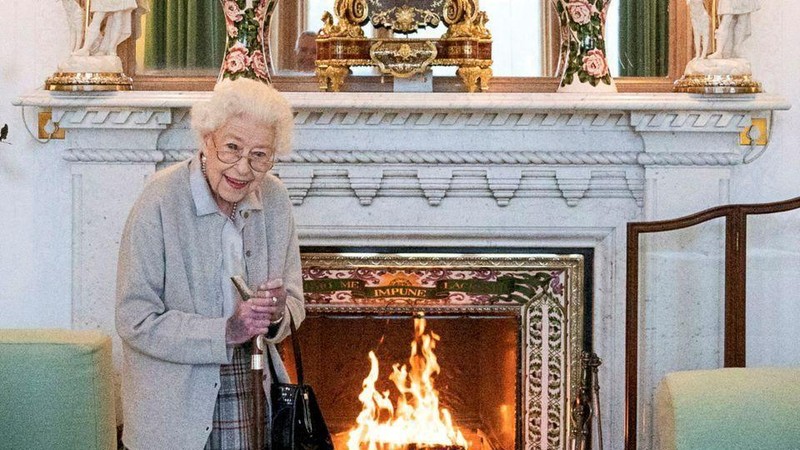 Nữ hoàng Elizabeth II trong lúc chờ bà Liz Truss tại Lâu đài Balmoral, ngày 6/9/2022