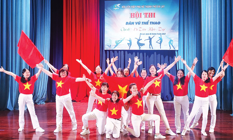 Hội thi Dân vũ thành phố Đà Lạt lần thứ I là một ngày hội lớn của các thế hệ phụ nữ