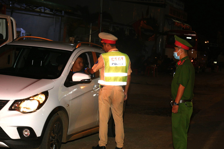 Lực lượng Cảnh sát Giao thông kiểm tra, xử lý vi phạm nồng độ còn đối với người tham gia giao thông