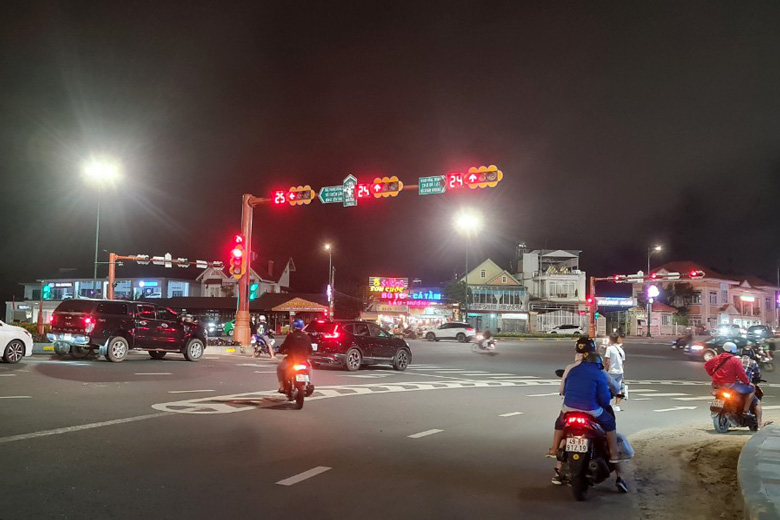 Nút giao thông Trần Hưng Đạo – Hồ Tùng Mậu (Đà Lạt)