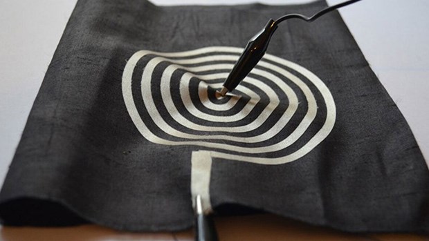 Các nhà nghiên cứu tại Iran đã sản xuất một loại vải nano dẫn điện có đặc tính chống bức xạ có thể được sử dụng trong quần áo điện tử