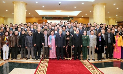 Tổng Bí thư Nguyễn Phú Trọng cùng các trí thức, văn nghệ sĩ và nhà khoa học