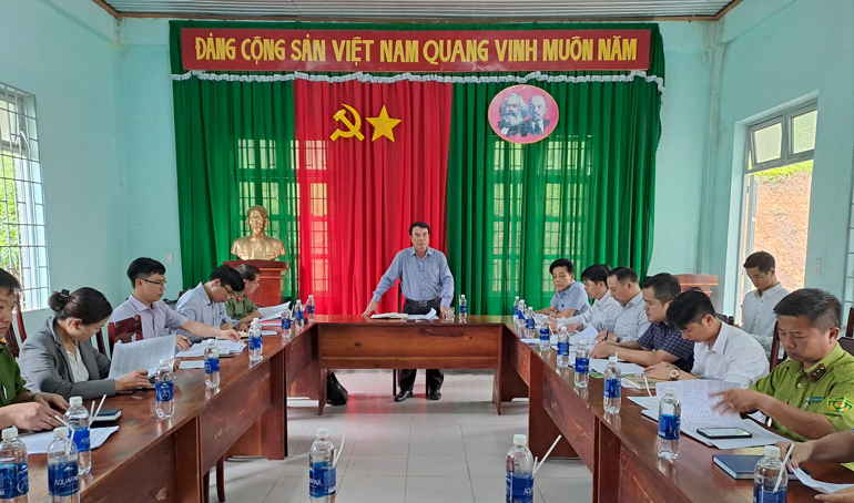 Phó Chủ tịch UBND tỉnh Lâm Đồng Phạm S chủ trì buổi làm việc