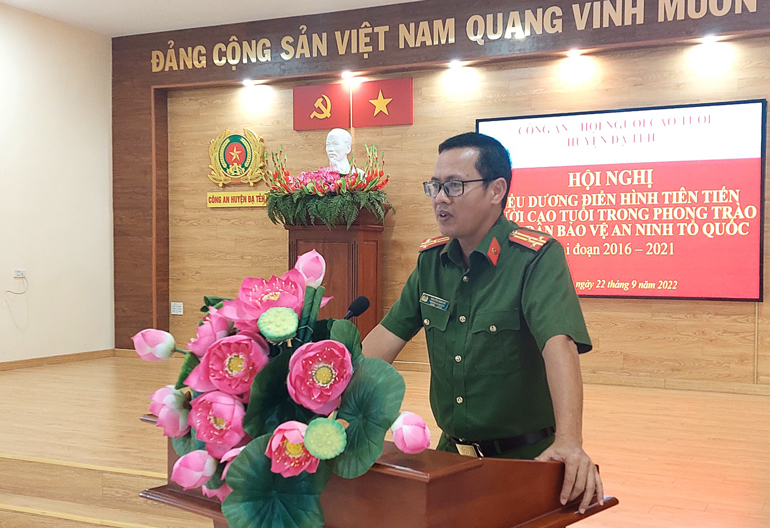 Thượng tá Nguyễn Đình Sô – Trưởng Công an huyện Đạ Tẻh phát biểu tại hội nghị